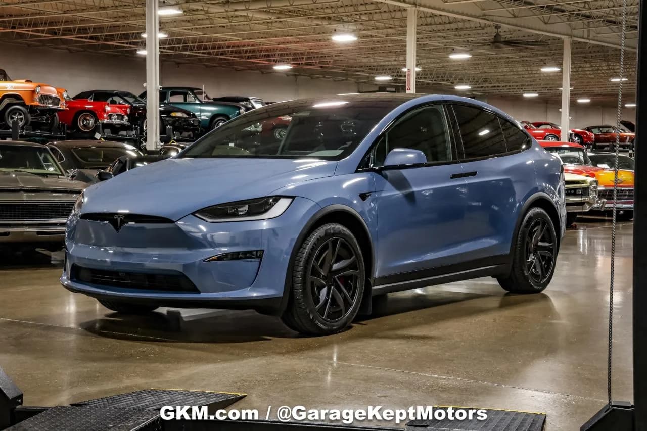2026 Tesla Model X - Thumbnail 3