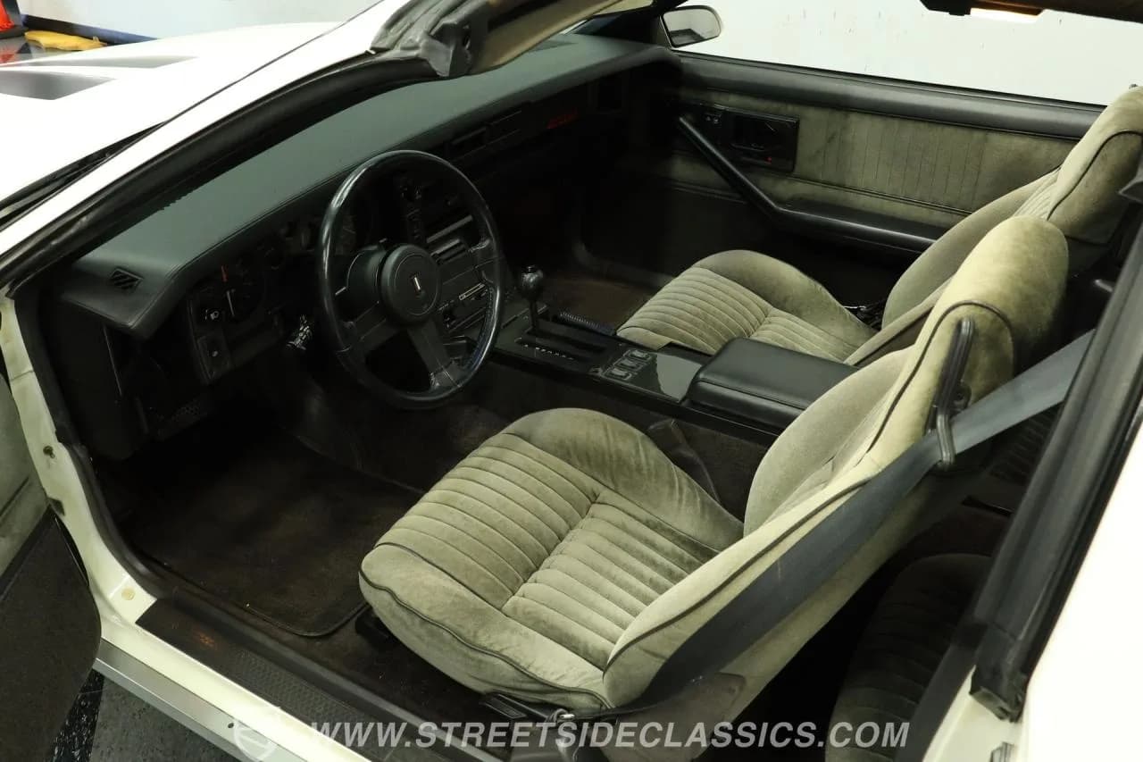 1983 Chevrolet Camaro Z/28 - Thumbnail 4