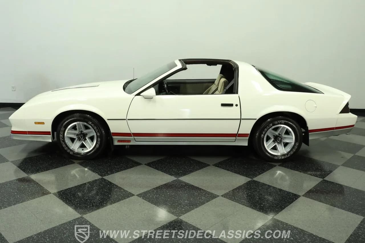 1983 Chevrolet Camaro Z/28 - Thumbnail 2