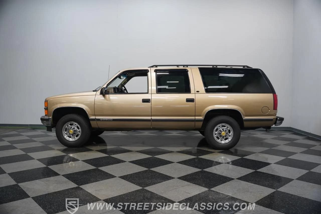 1999 Chevrolet Suburban 2500 - Thumbnail 8