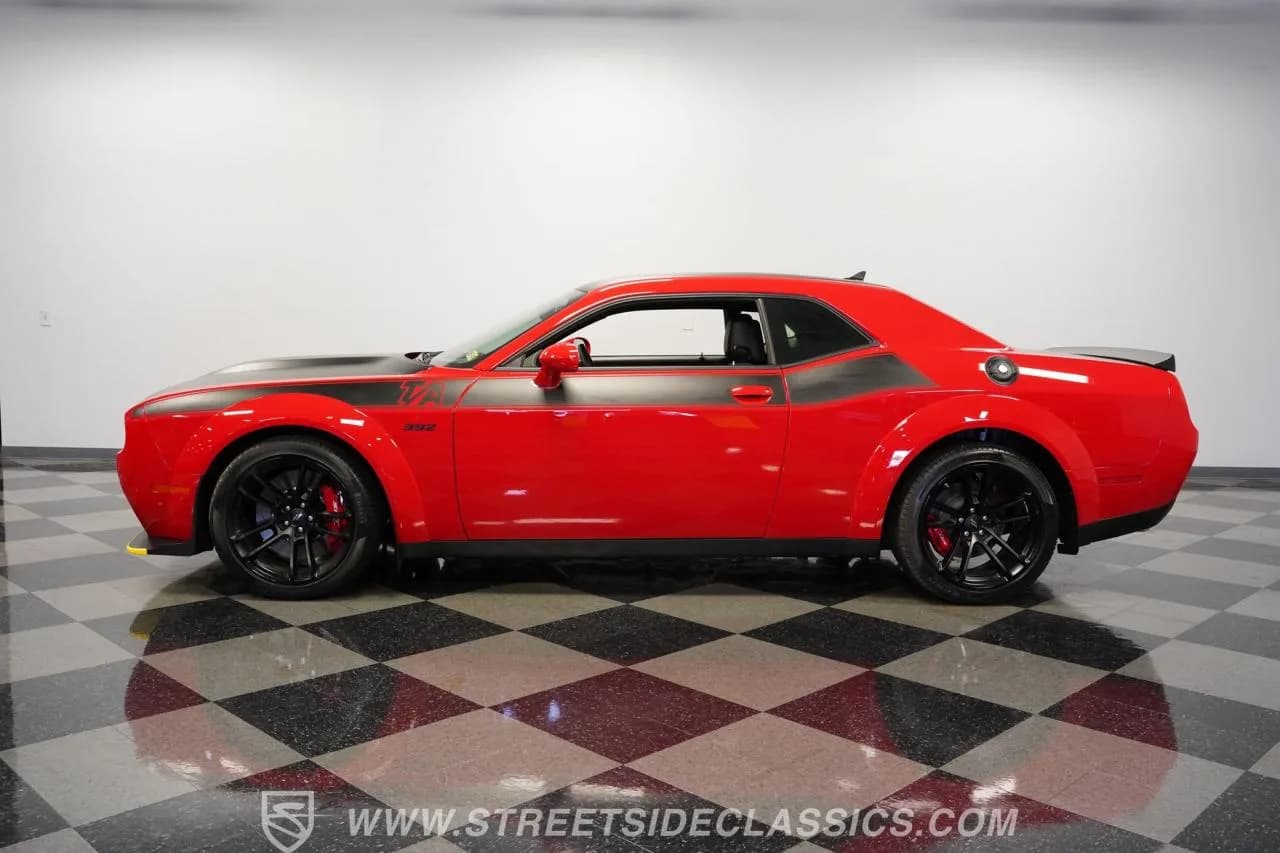 2022 Dodge Challenger R/T Scat Pack T/A 392 Widebody - Thumbnail 8