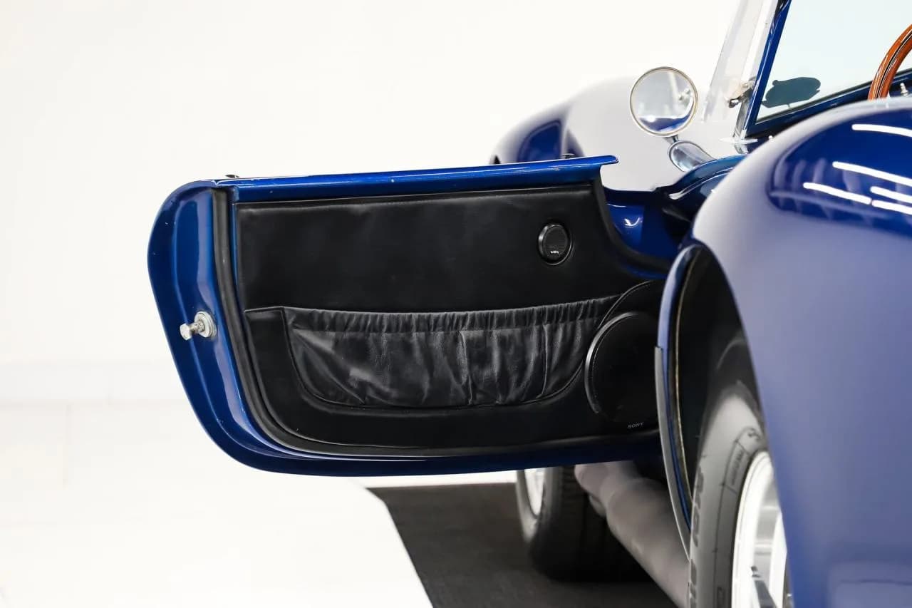 1966 Shelby Cobra - Thumbnail 8