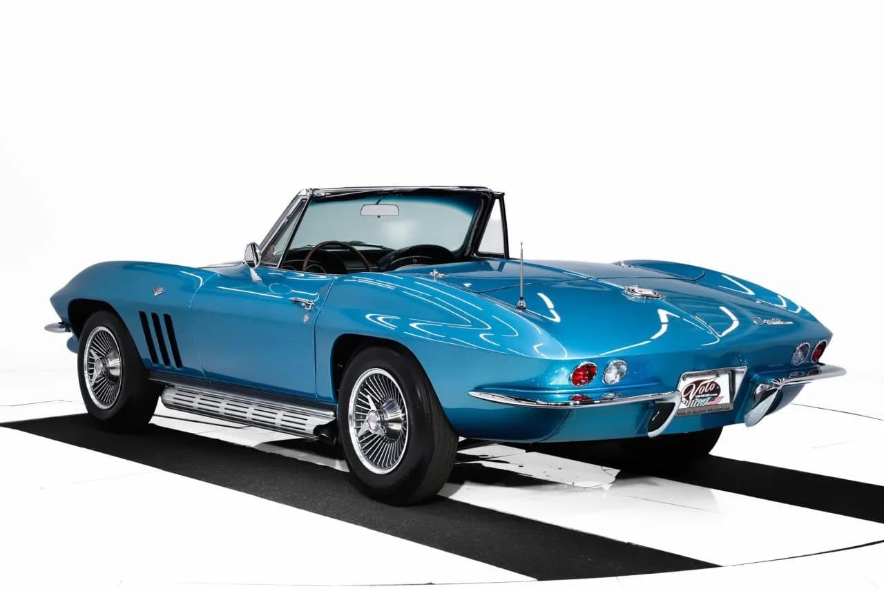 1965 Chevrolet Corvette - Thumbnail 6