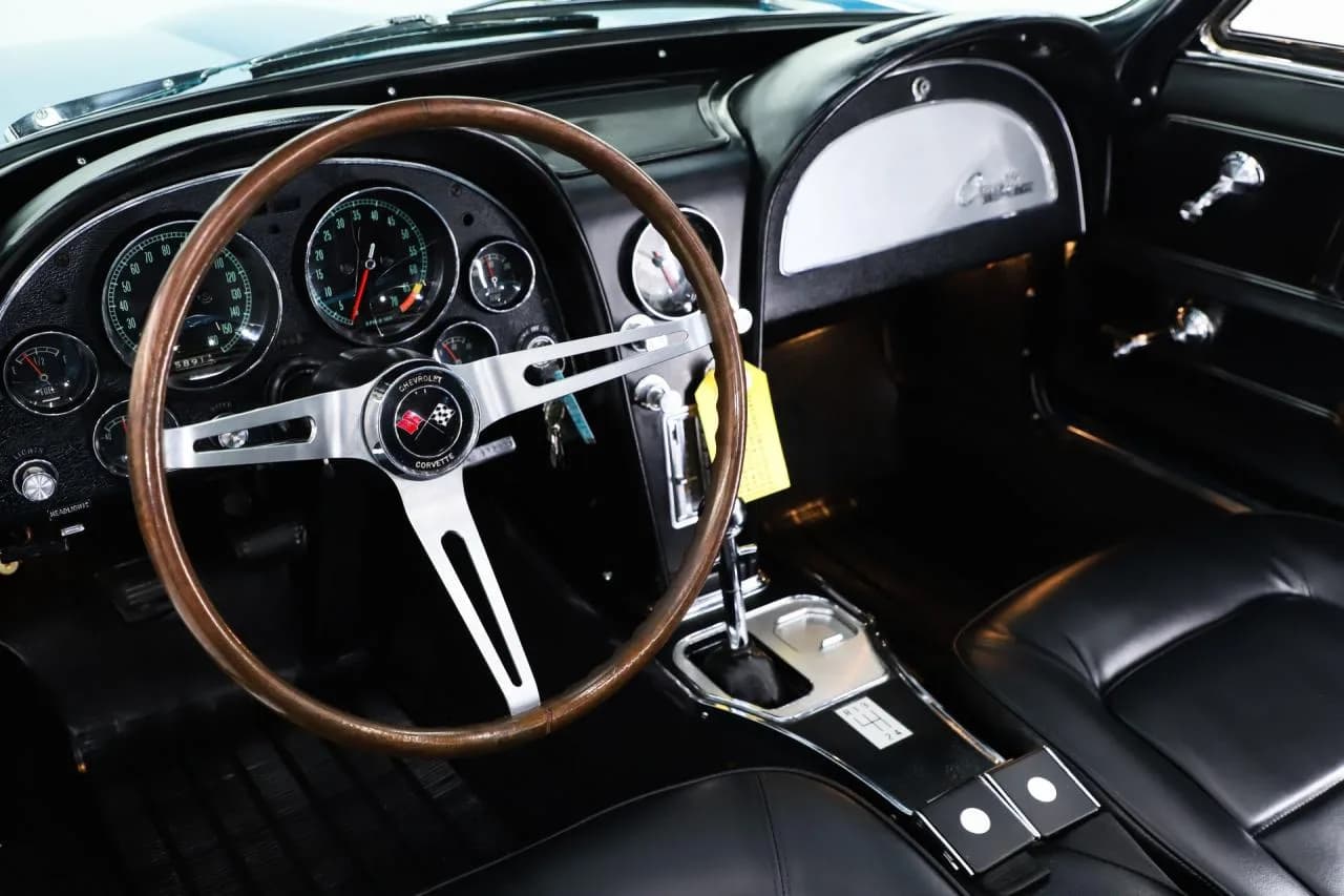1965 Chevrolet Corvette - Thumbnail 2