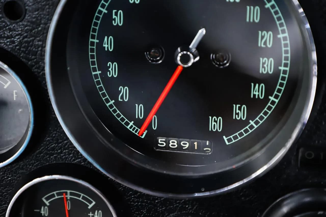 1965 Chevrolet Corvette - Thumbnail 3