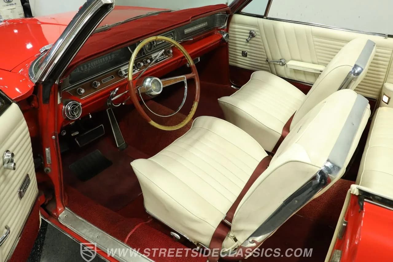 1964 Pontiac Bonneville Convertible - Thumbnail 4