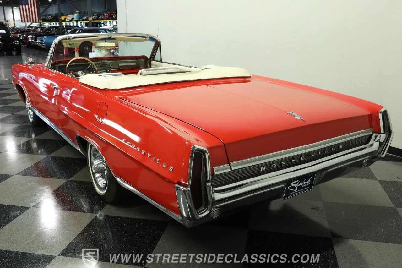 1964 Pontiac Bonneville Convertible - Thumbnail 8