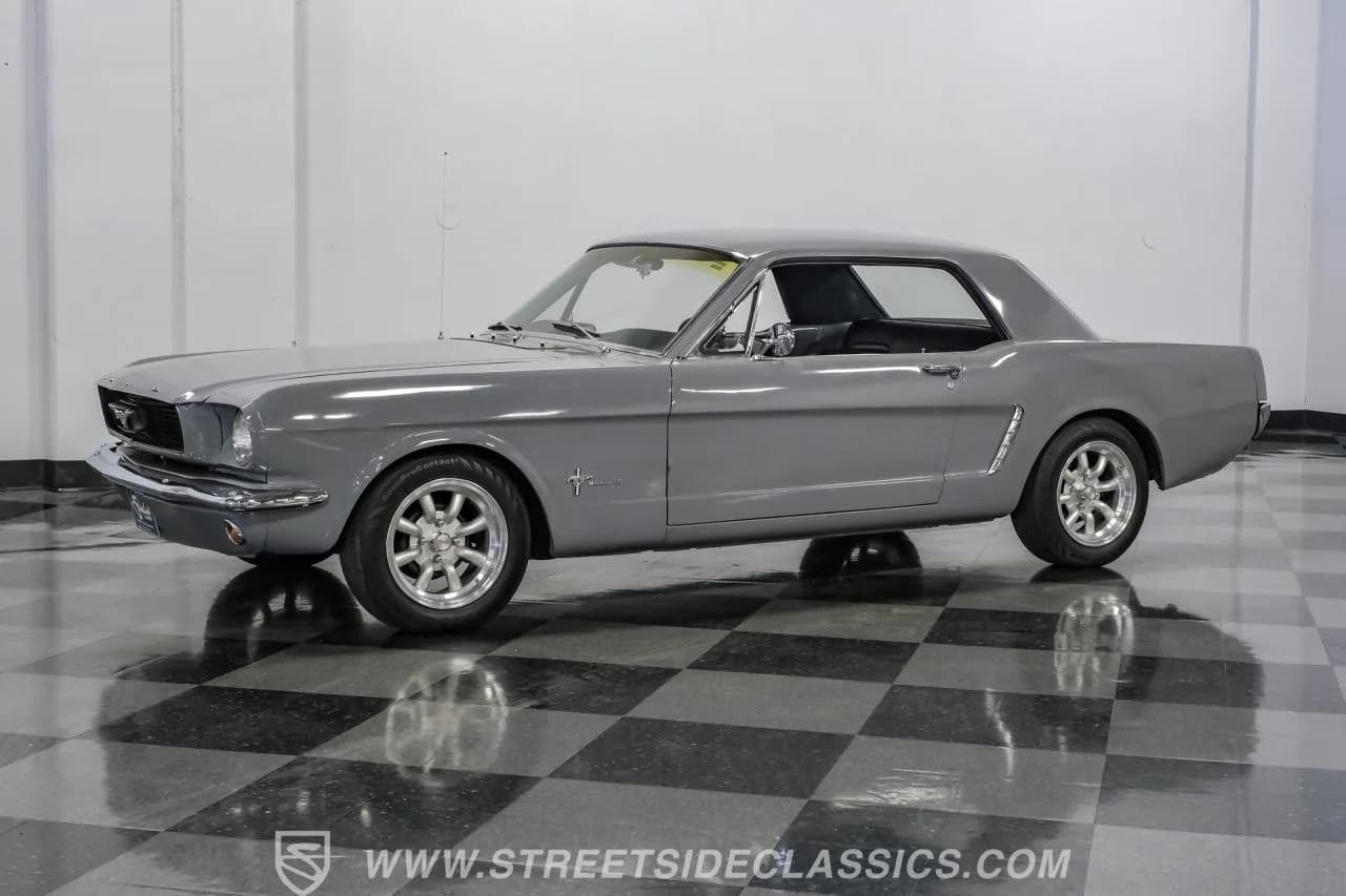 1965 Ford Mustang - Thumbnail 6