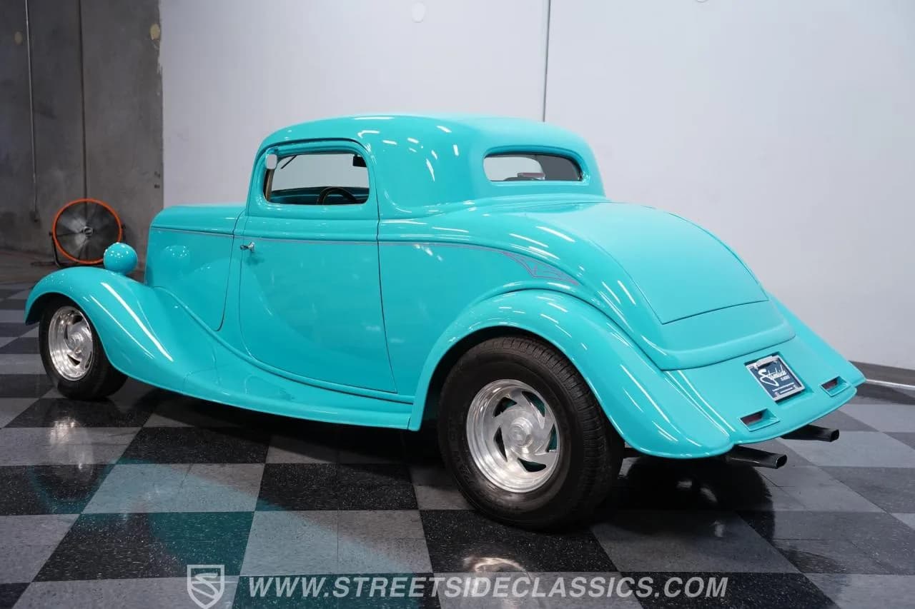 1933 Ford 3-Window Coupe - Thumbnail 6
