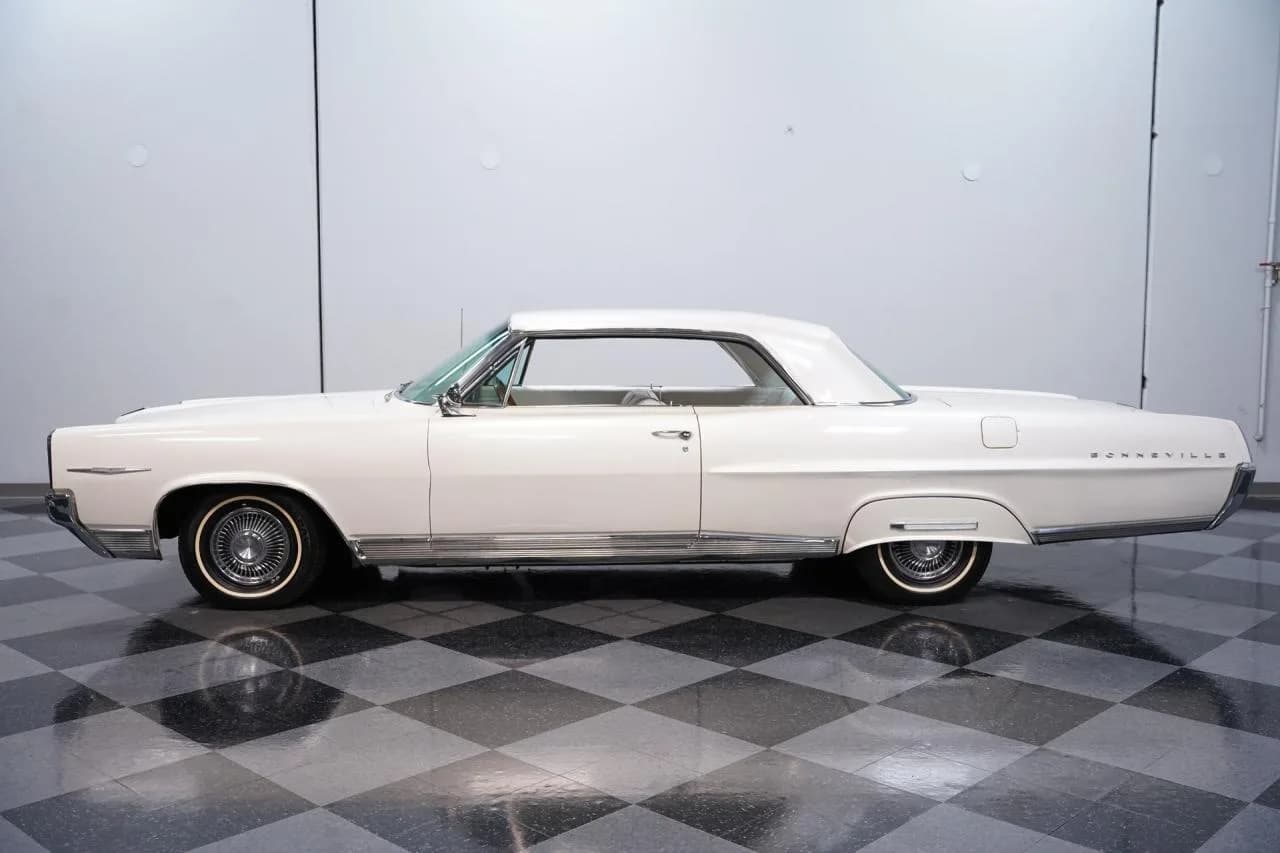 1964 Pontiac Bonneville - Thumbnail 2