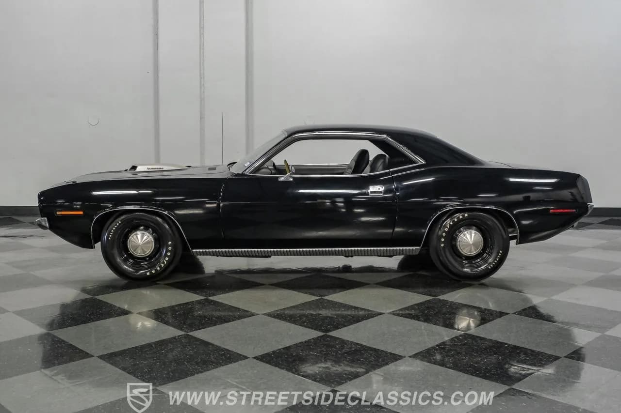 1970 Plymouth Cuda 440 6-Pack - Thumbnail 2