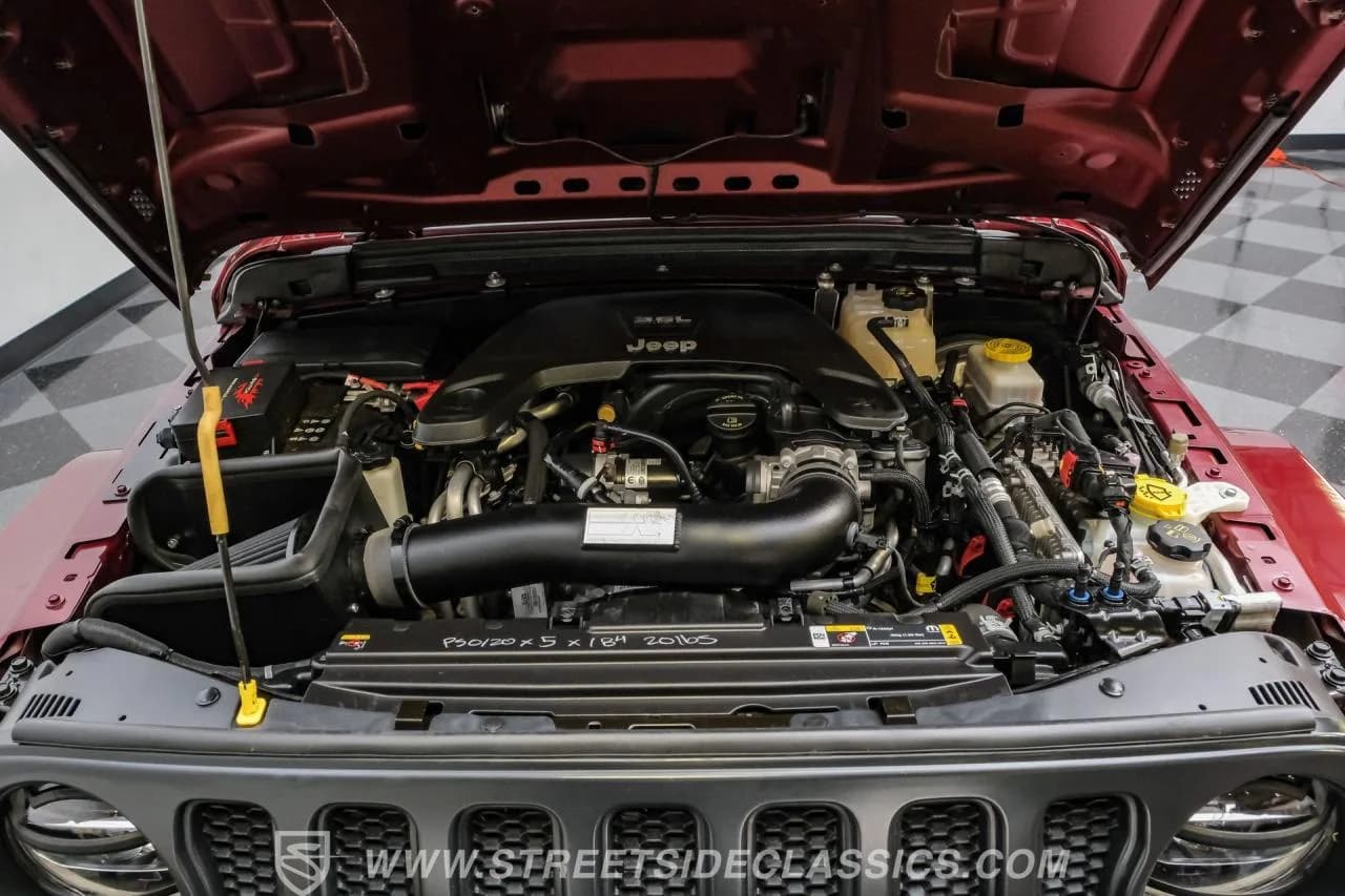 2021 Jeep Wrangler Unlimited Sport 4X4 - Thumbnail 3