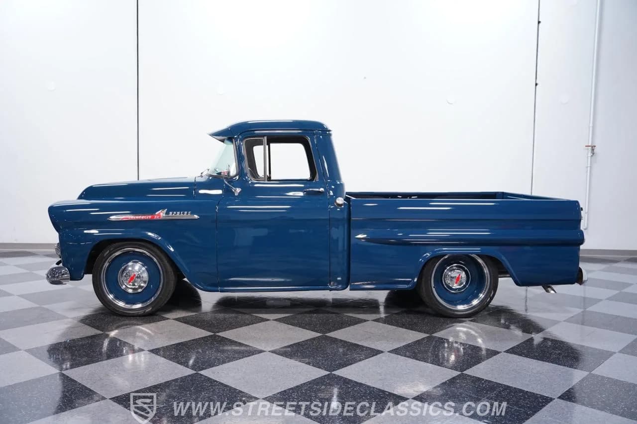 1958 Chevrolet Apache LS restomod - Thumbnail 2