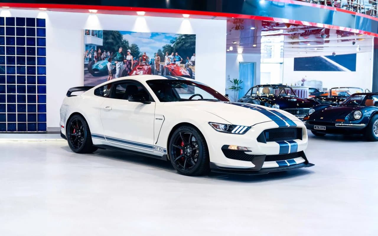 2020 Ford Mustang Shelby GT350R - Thumbnail 4