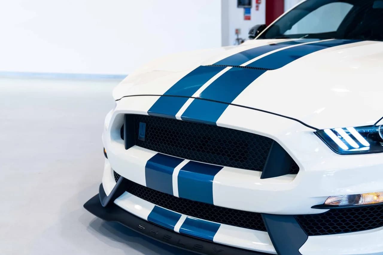 2020 Ford Mustang Shelby GT350R - Thumbnail 5