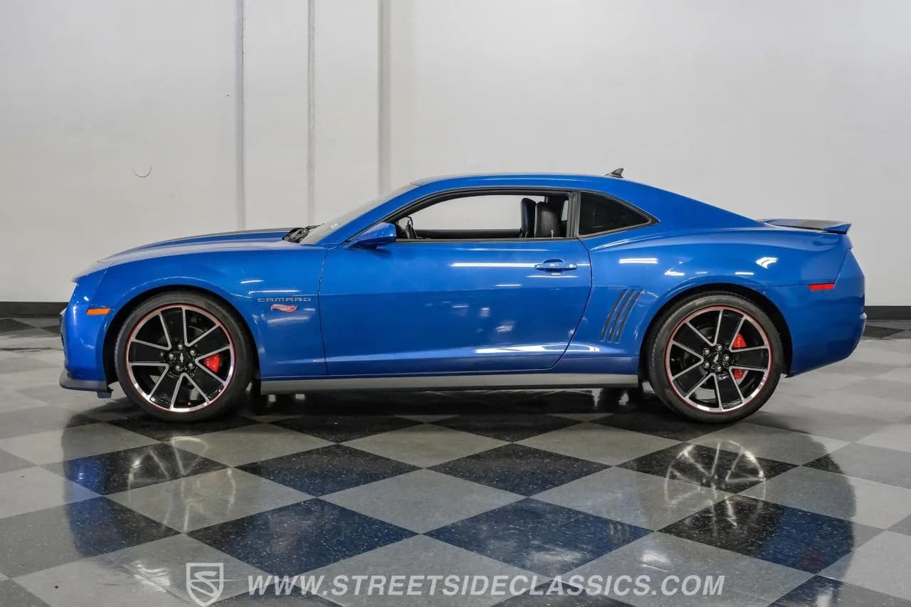 2013 Chevrolet Camaro 2LT RS Hot Wheels Edition - Thumbnail 2