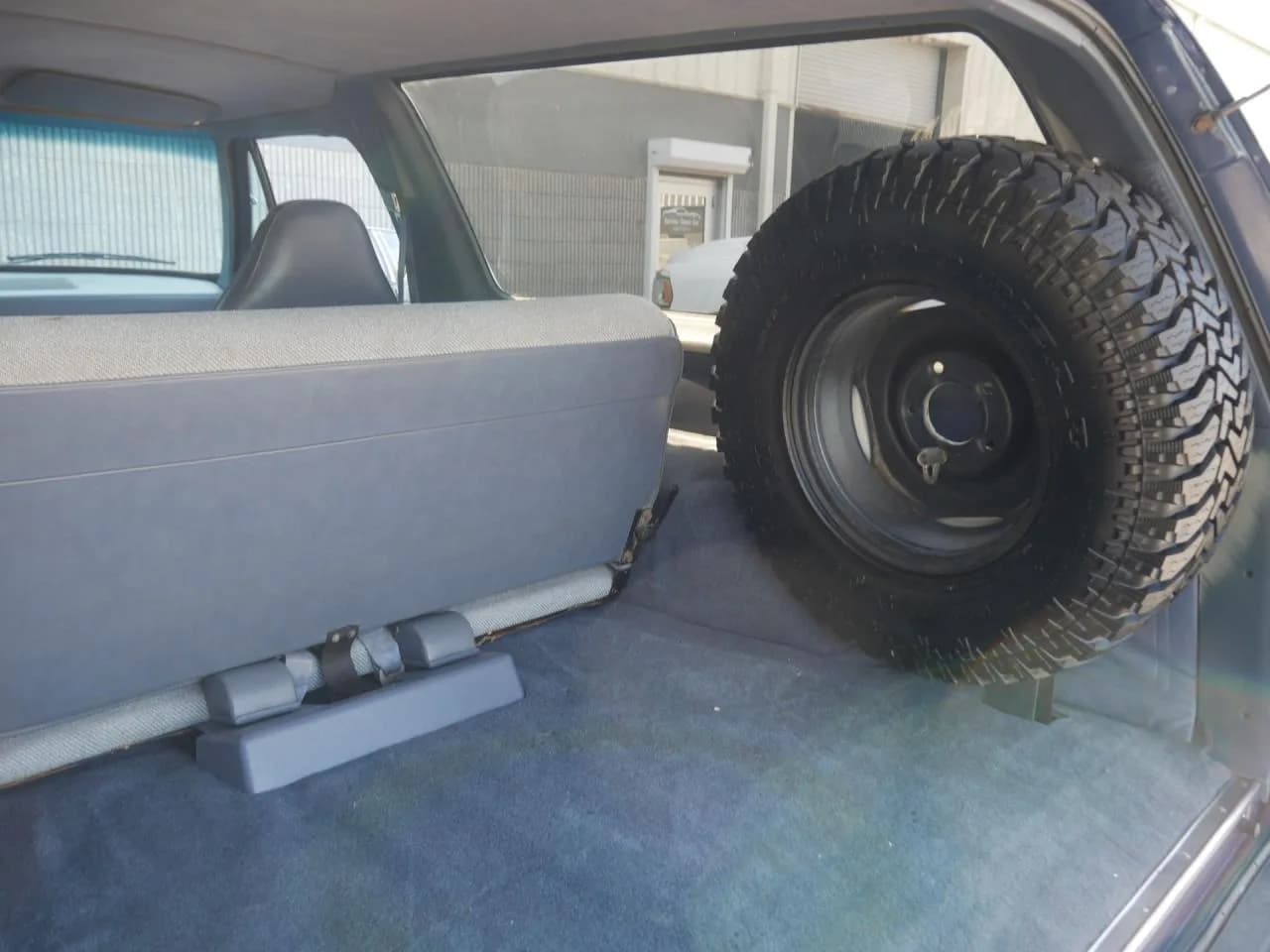 1988 Dodge Ramcharger 4x4 - Thumbnail 8