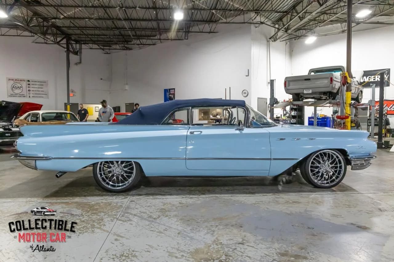 1960 Buick LeSabre - Thumbnail 6