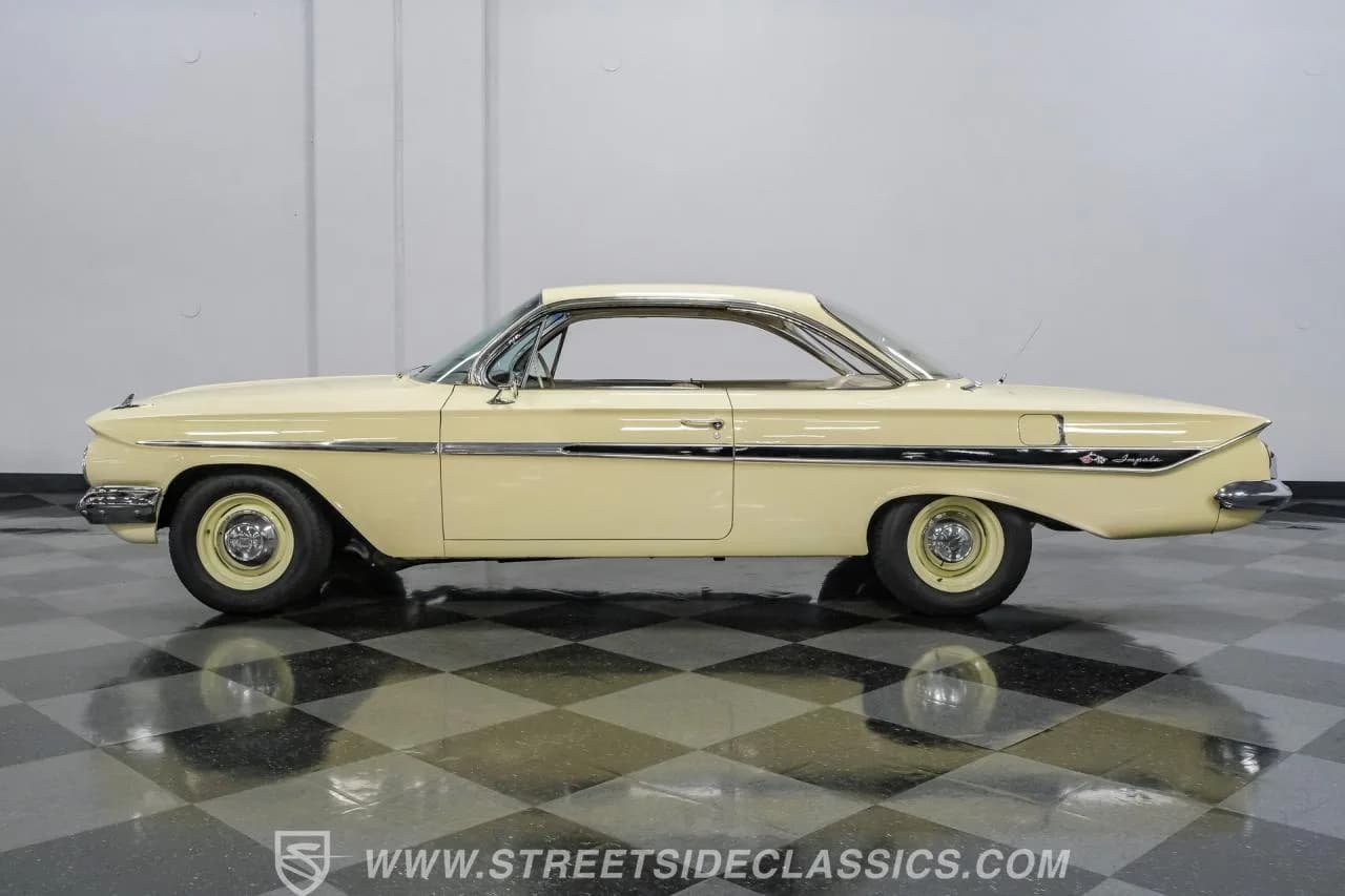 1961 Chevrolet Impala Bubble Top - Thumbnail 7