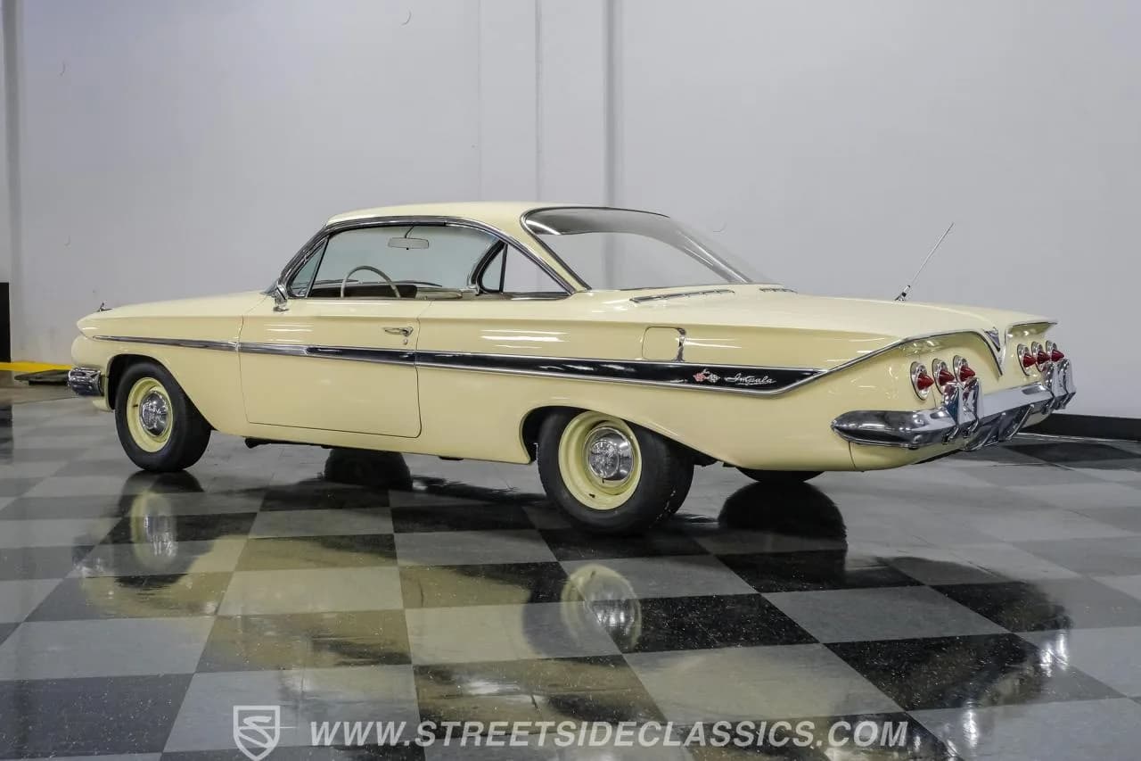 1961 Chevrolet Impala Bubble Top - Thumbnail 8