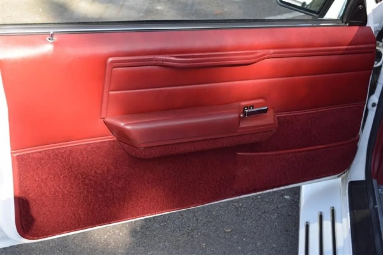 1984 Ford Mercury Tiffany Classic - Thumbnail 8