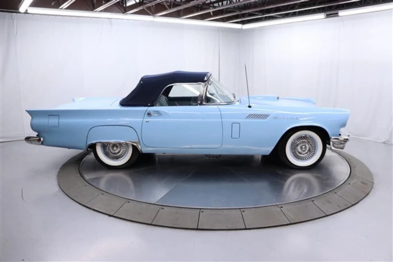 1957 Ford Thunderbird - Thumbnail 8