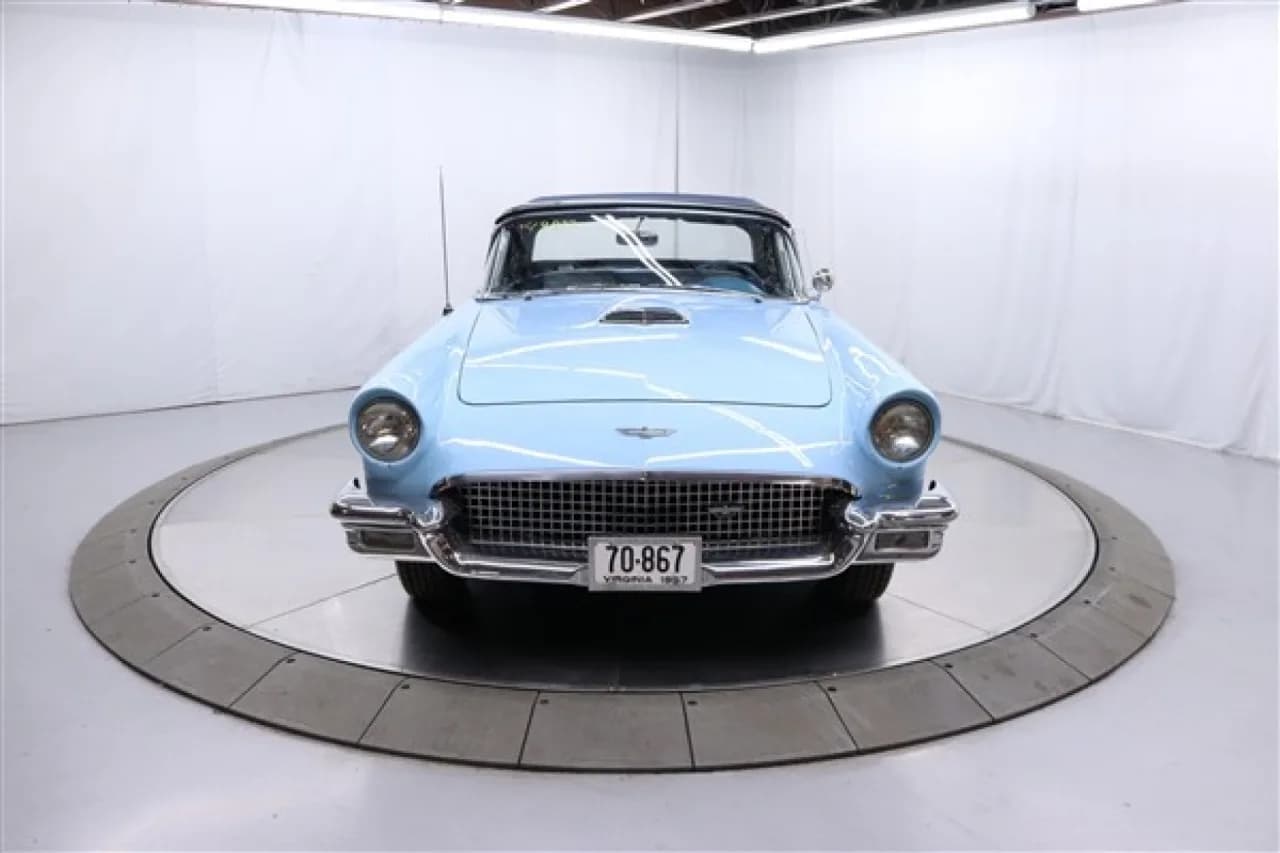 1957 Ford Thunderbird - Thumbnail 3