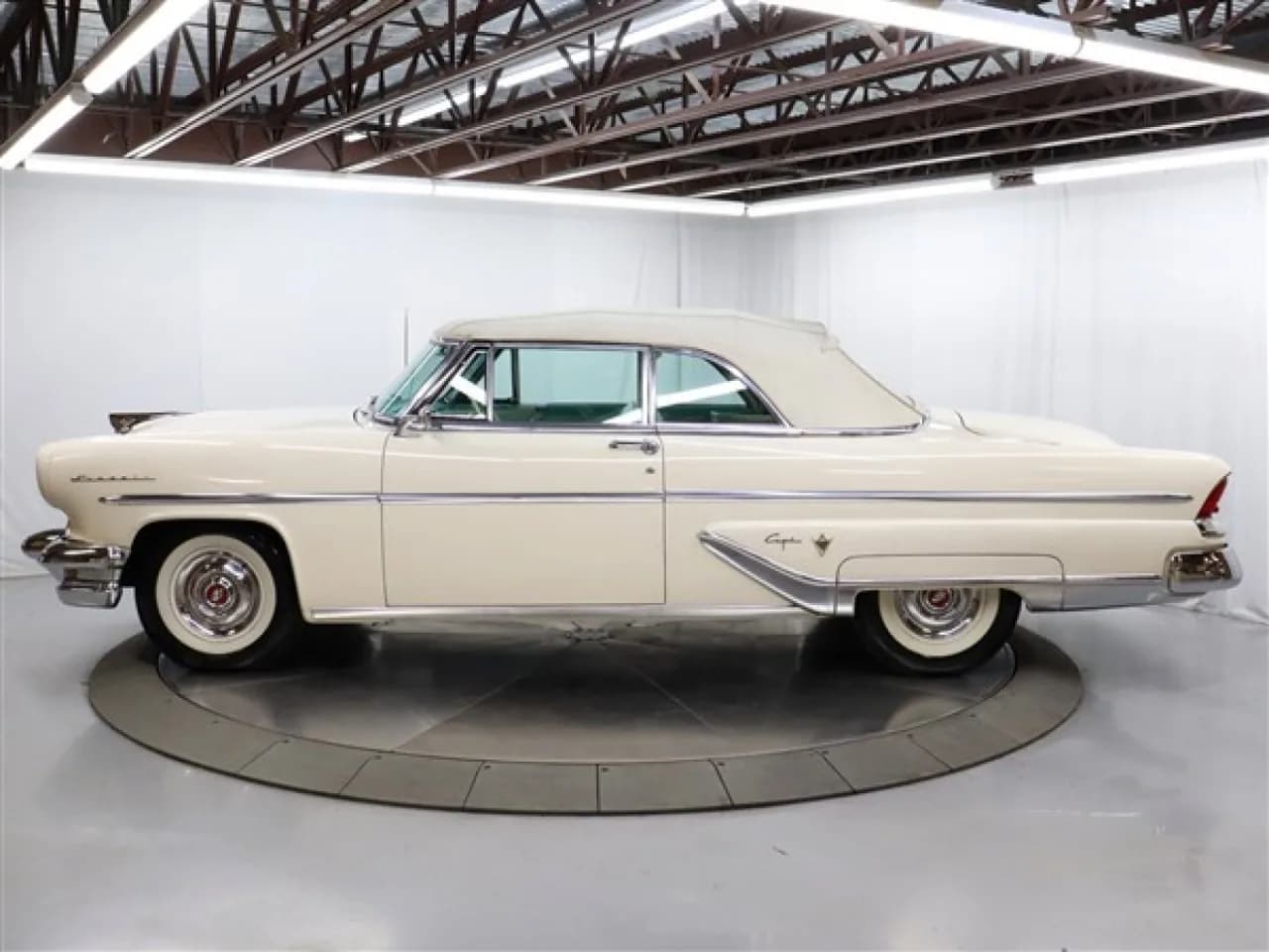 1955 Lincoln Capri - Thumbnail 4