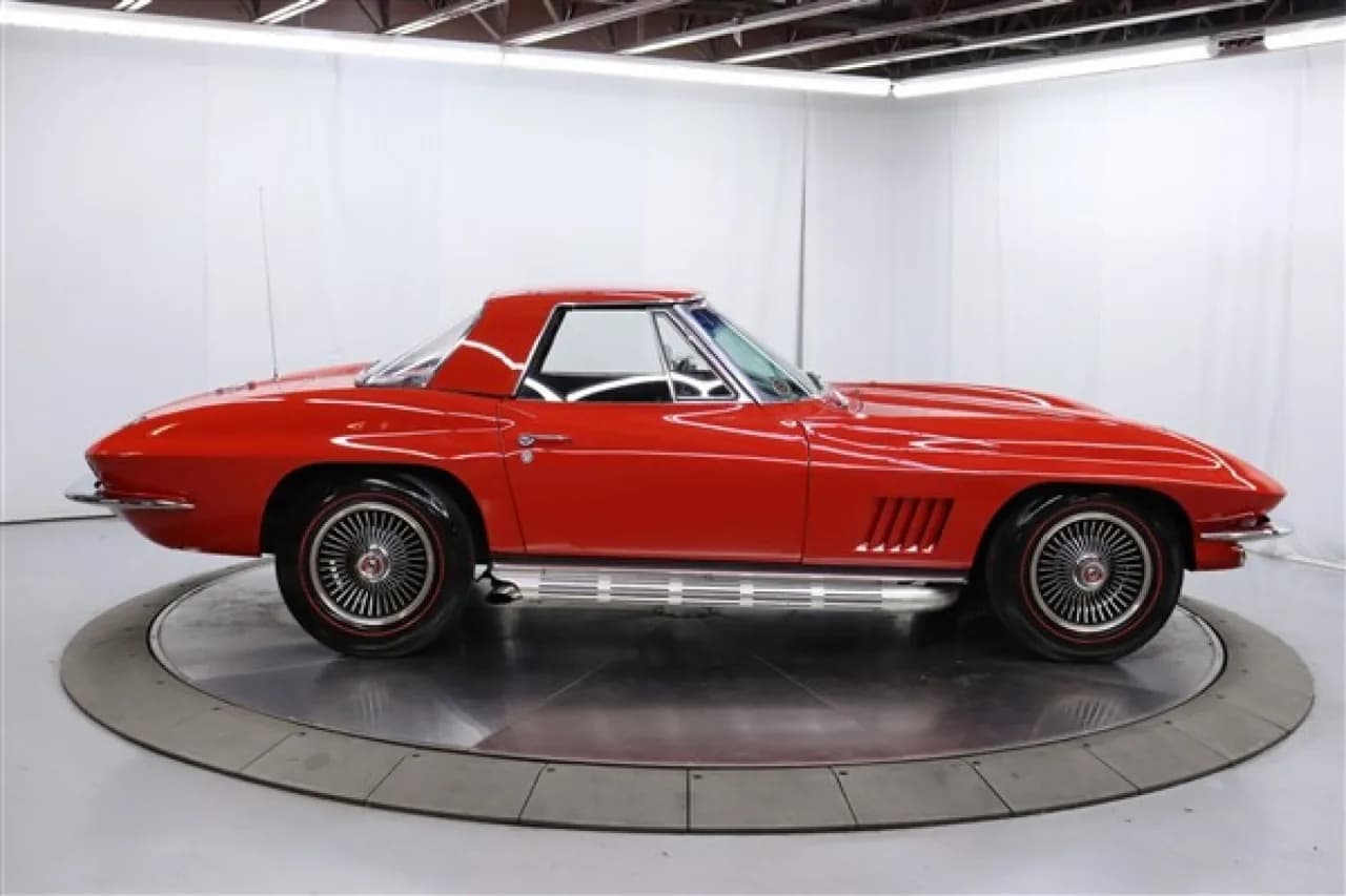1967 Chevrolet Corvette - Thumbnail 8