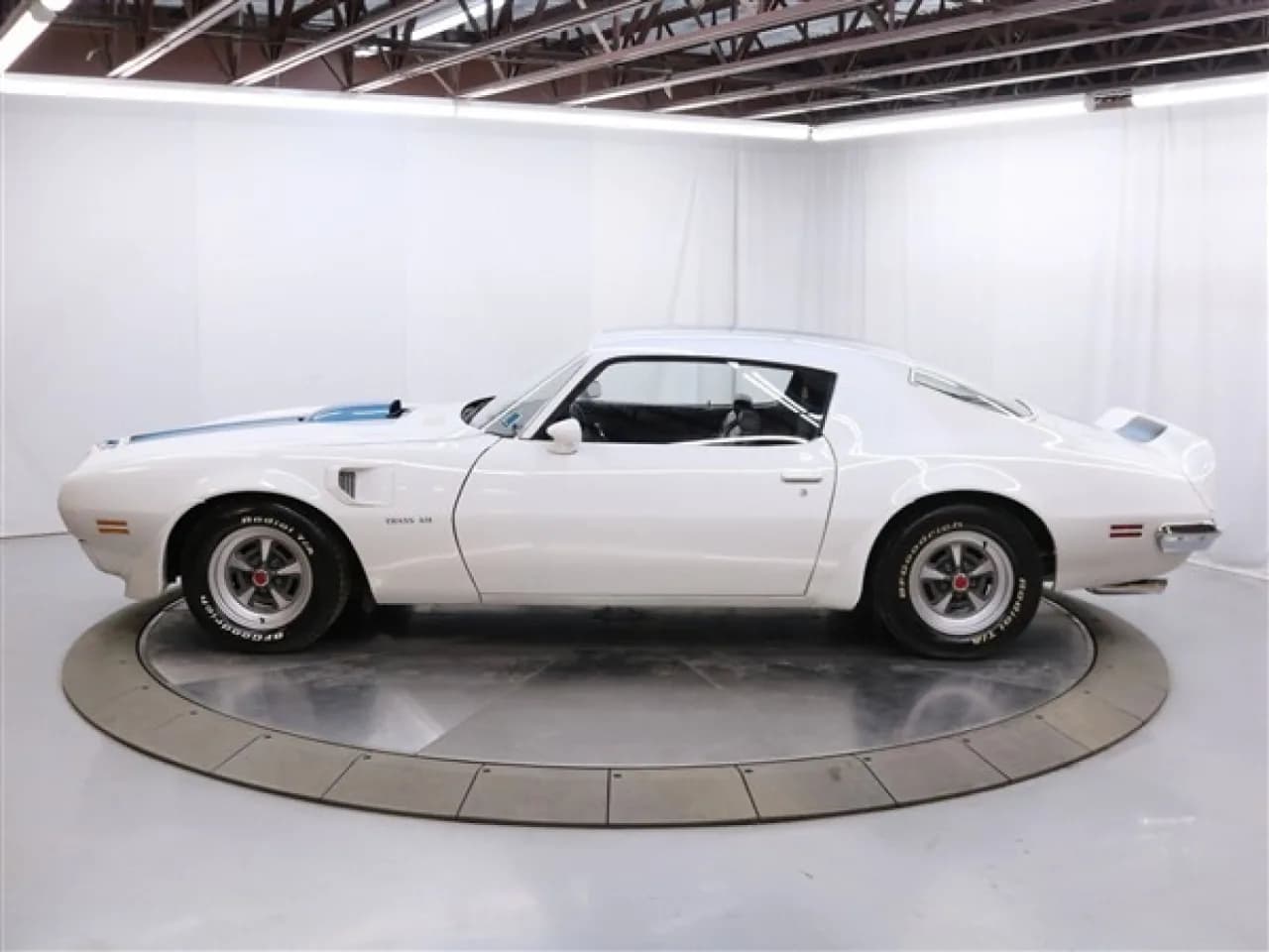 1970 Pontiac Trans Am - Thumbnail 4
