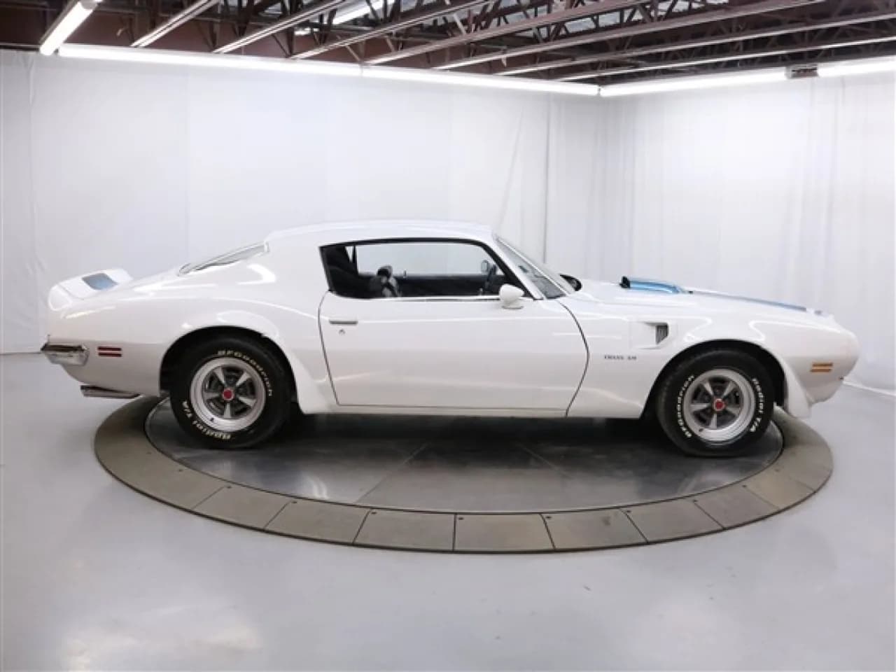 1970 Pontiac Trans Am - Thumbnail 8