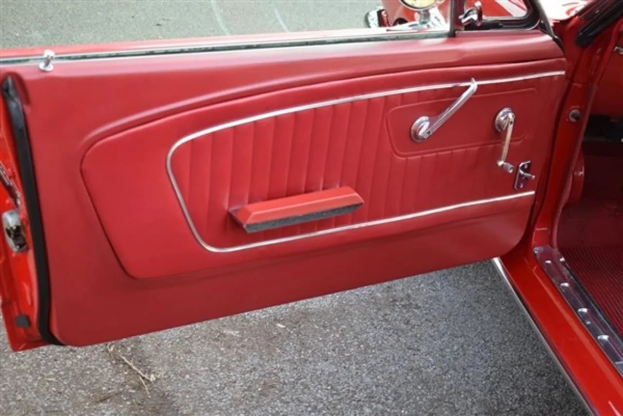 1965 Ford Mustang Fastback 2+2 - Thumbnail 7