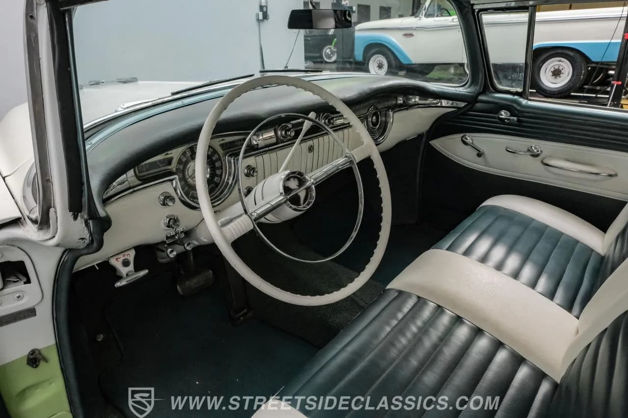 1955 Oldsmobile Deluxe 88 Holiday Coupe - Thumbnail 4