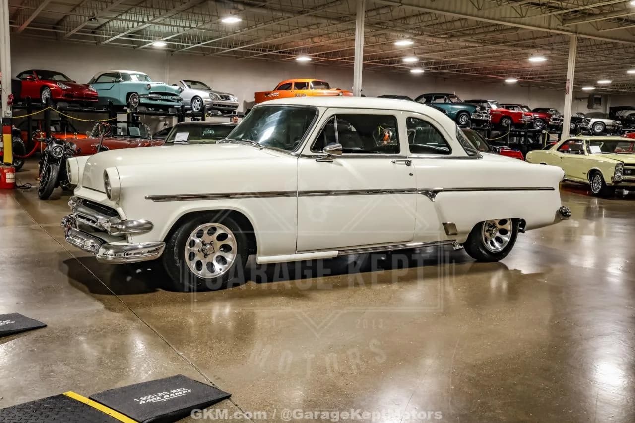 1954 Ford Crestline Skyliner - Thumbnail 4