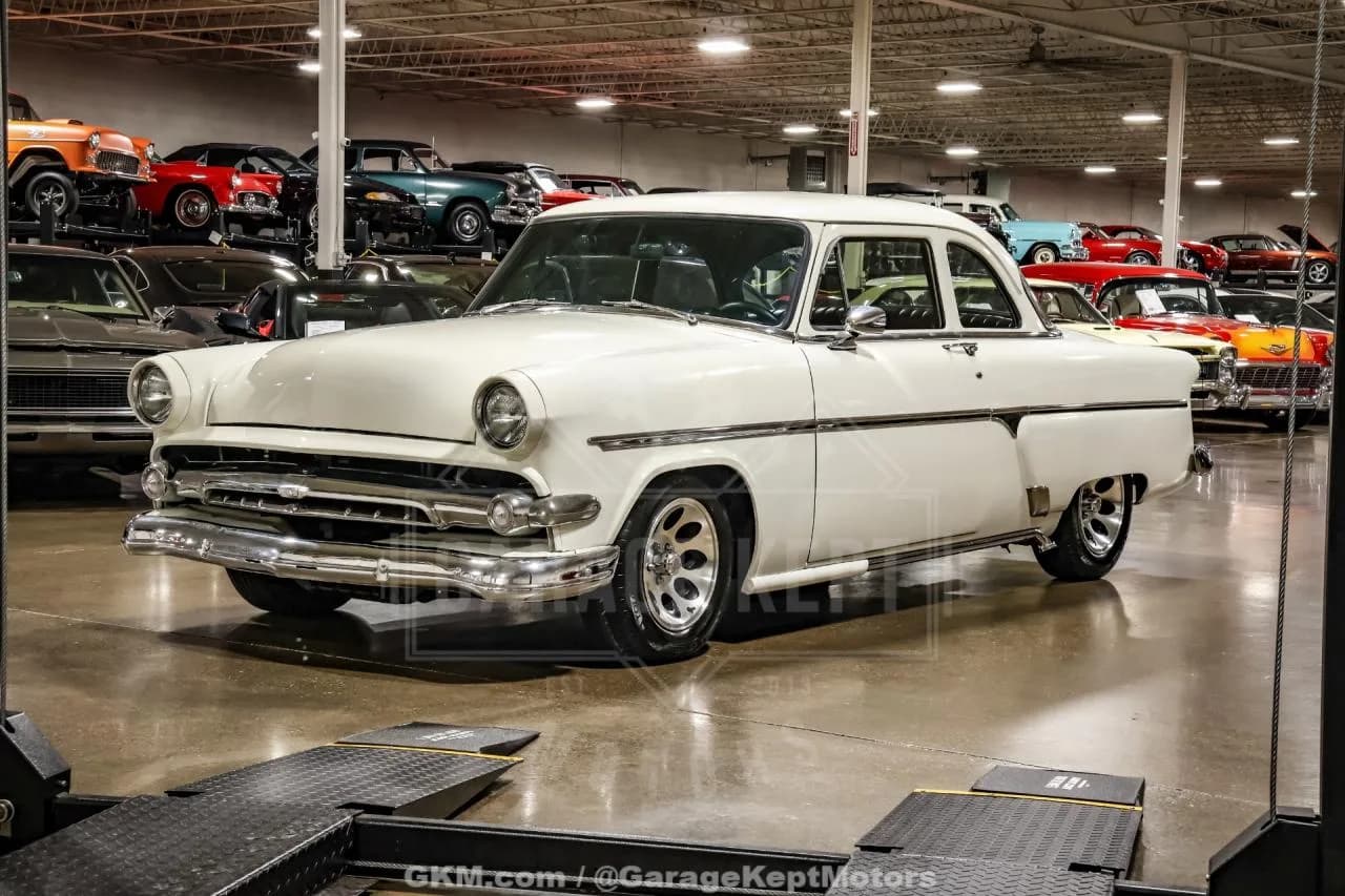 1954 Ford Crestline Skyliner - Thumbnail 3