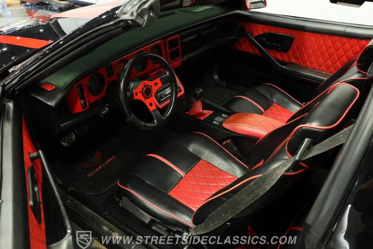 1989 Pontiac Firebird Trans Am - Thumbnail 4
