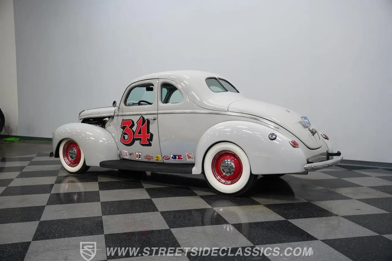 1940 Ford 5-Window Coupe - Thumbnail 8
