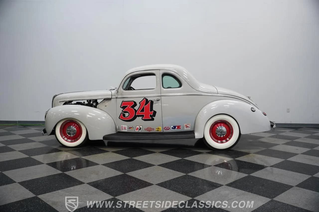 1940 Ford 5-Window Coupe - Thumbnail 2
