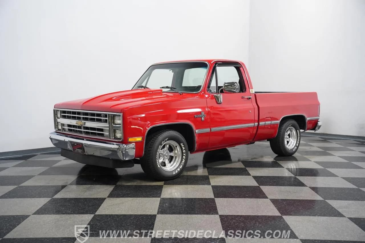 1986 Chevrolet C10 LS Restomod - Thumbnail 6