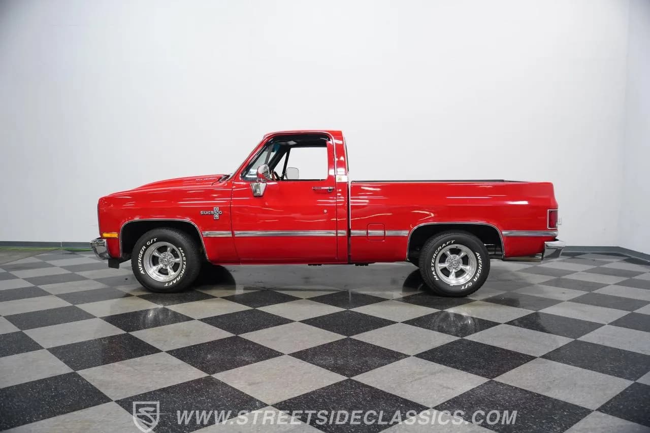 1986 Chevrolet C10 LS Restomod - Thumbnail 8