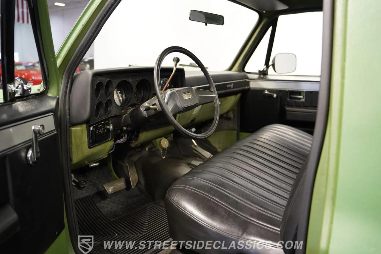 1986 Chevrolet D30 M1008 CUCV 4X4 Diesel - Thumbnail 4