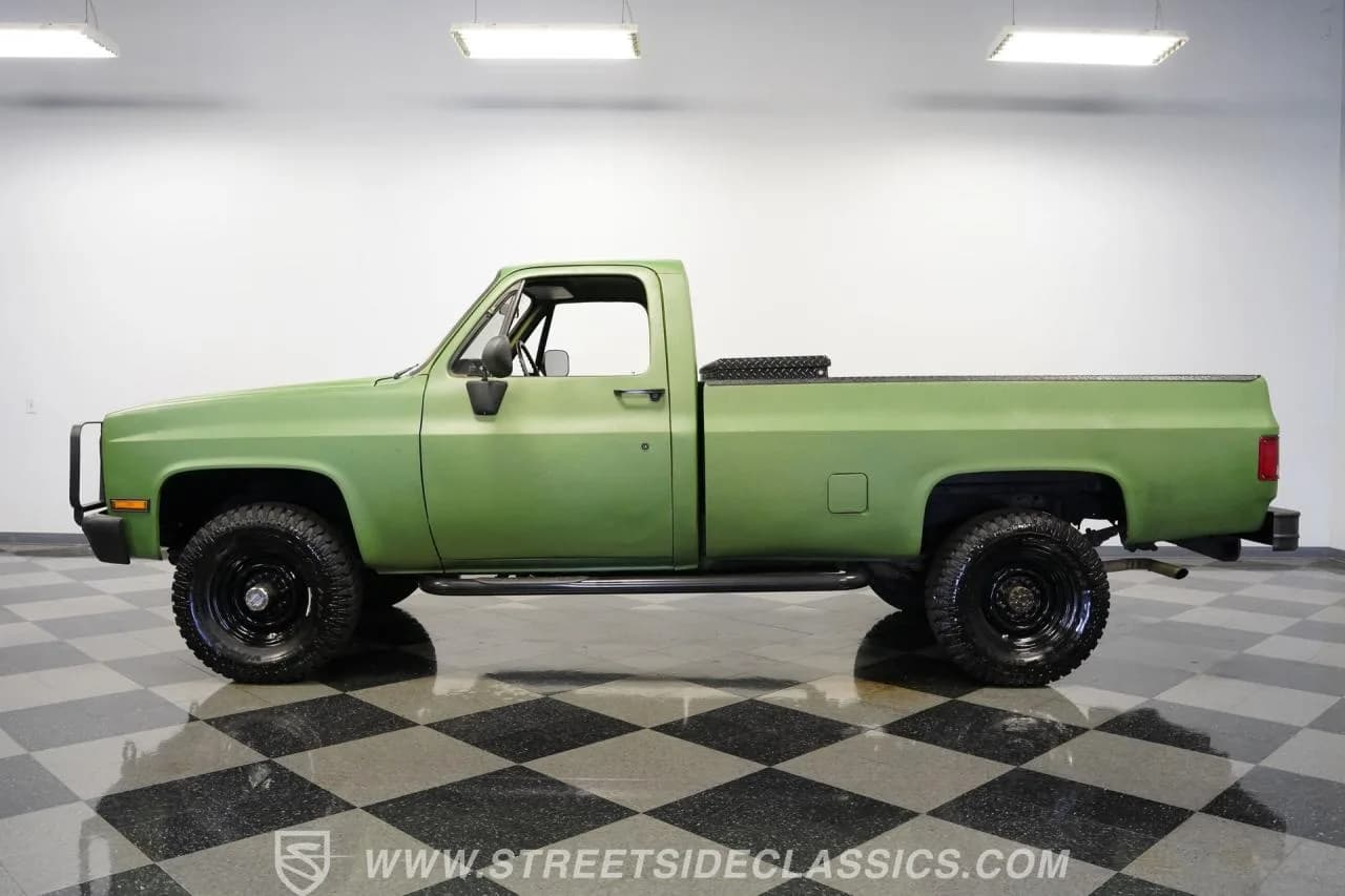 1986 Chevrolet D30 M1008 CUCV 4X4 Diesel - Thumbnail 2