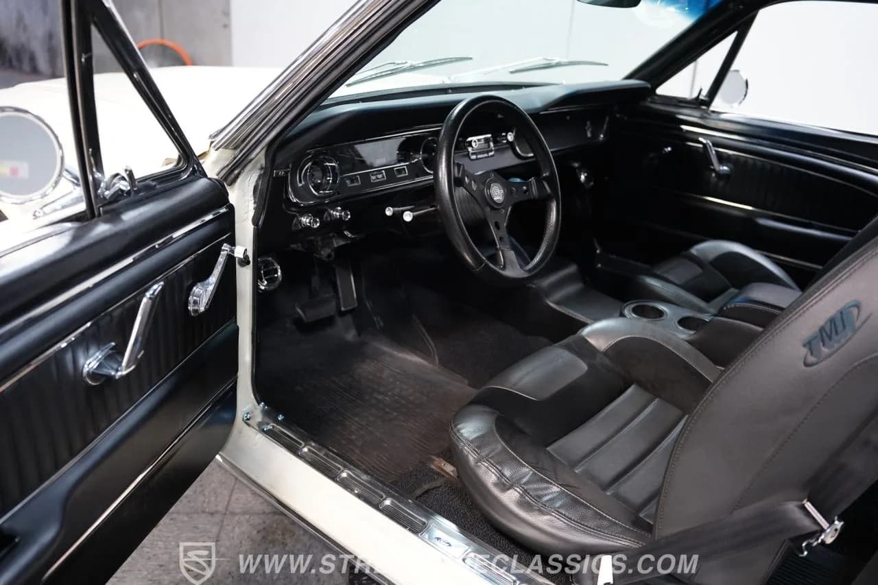 1965 Ford Mustang Fastback 427 Pro Touring - Thumbnail 4