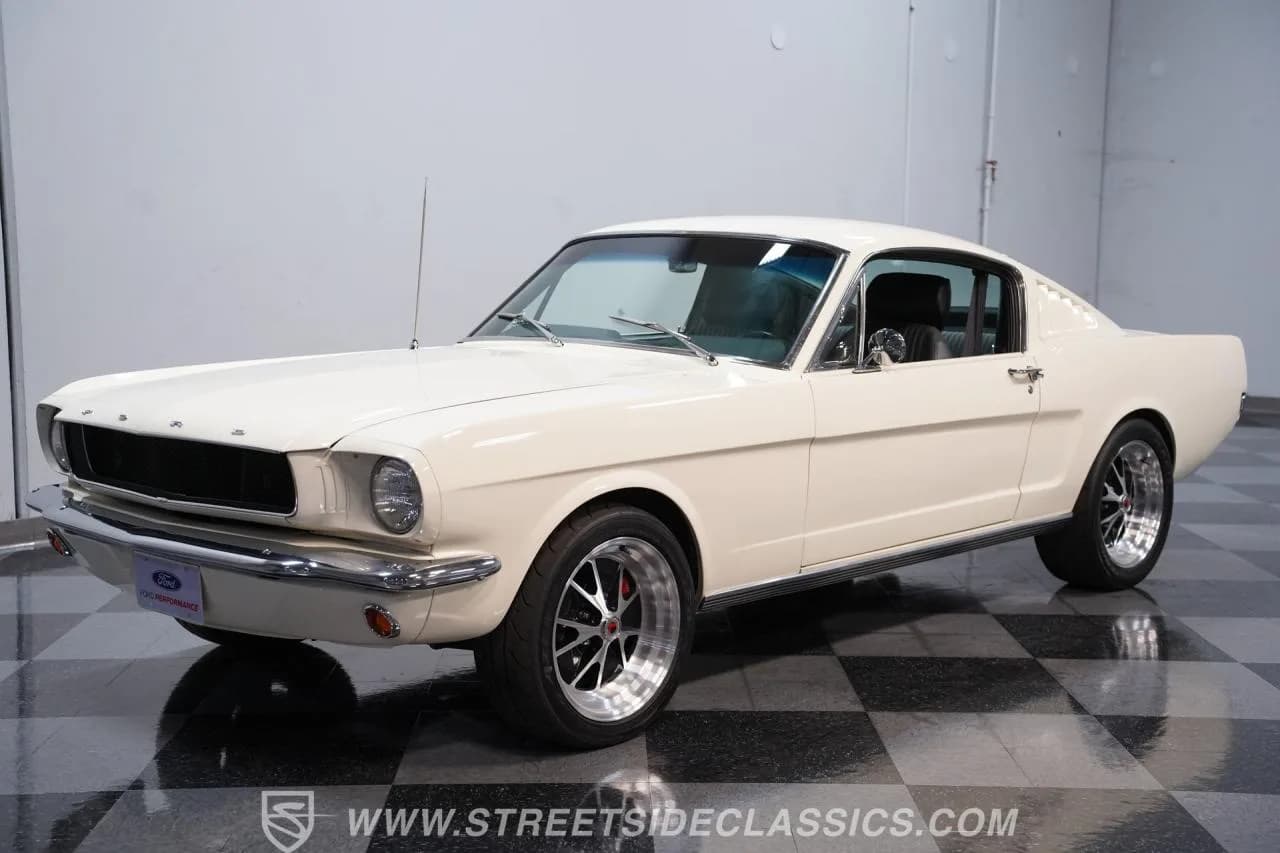 1965 Ford Mustang Fastback 427 Pro Touring - Thumbnail 6
