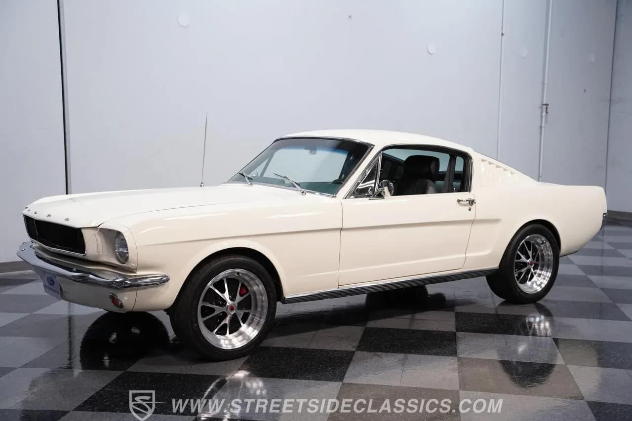 1965 Ford Mustang Fastback 427 Pro Touring - Thumbnail 7