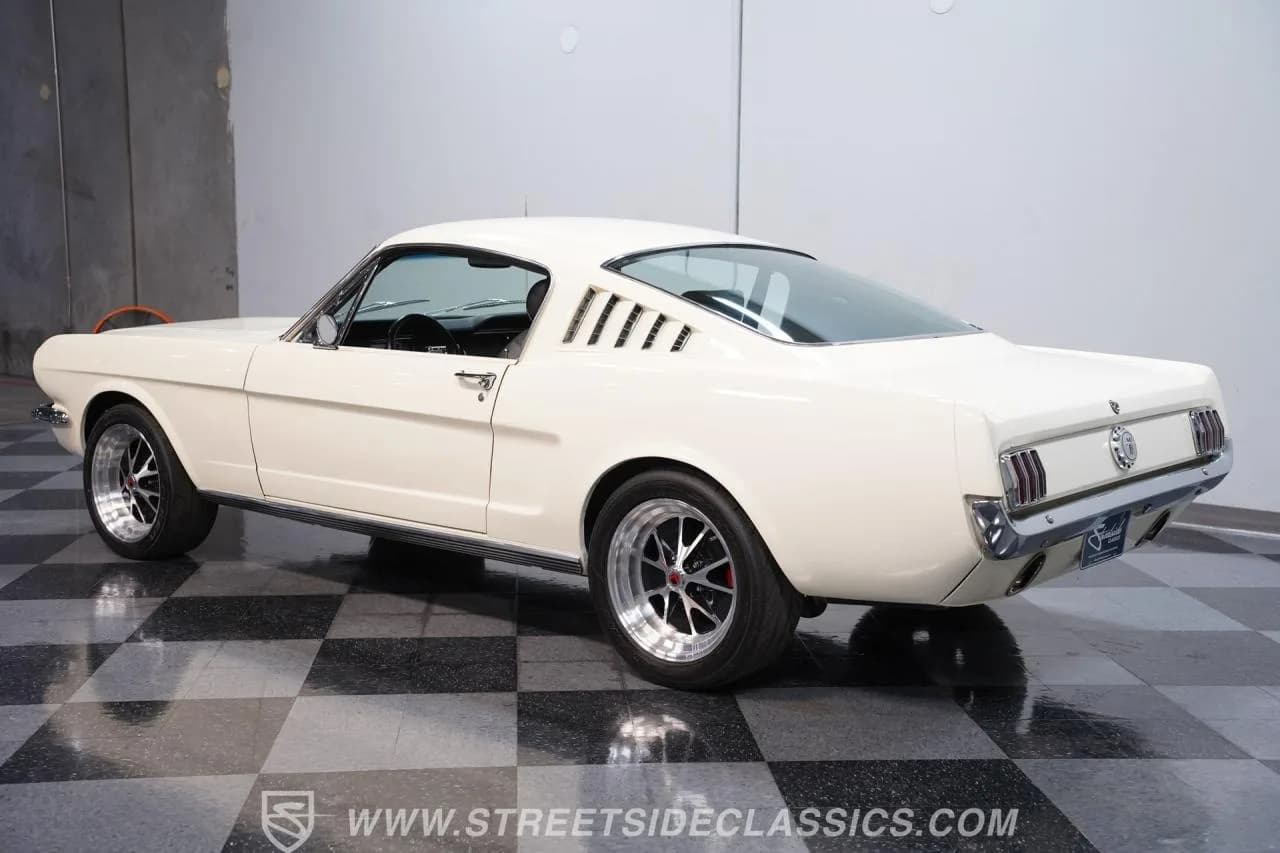1965 Ford Mustang Fastback 427 Pro Touring - Thumbnail 8