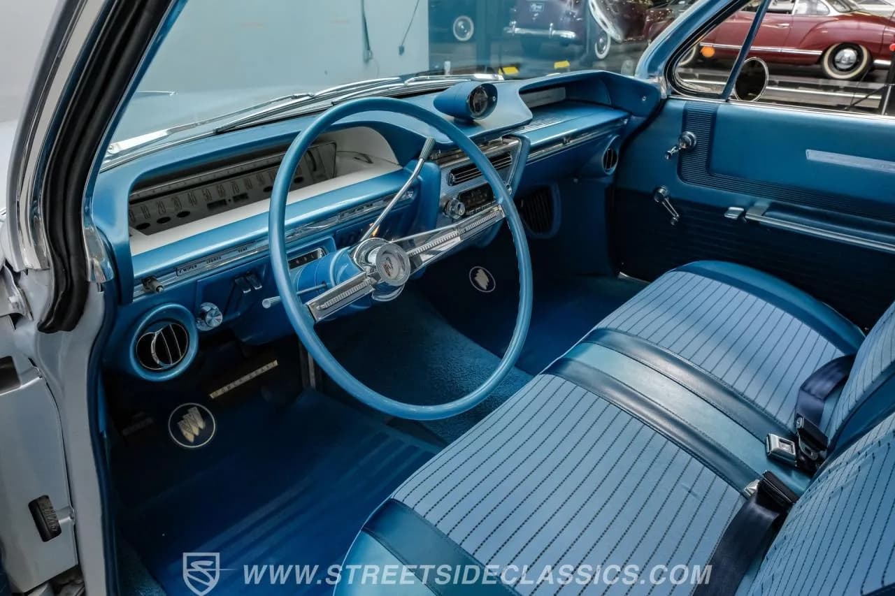 1961 Buick LeSabre - Thumbnail 4