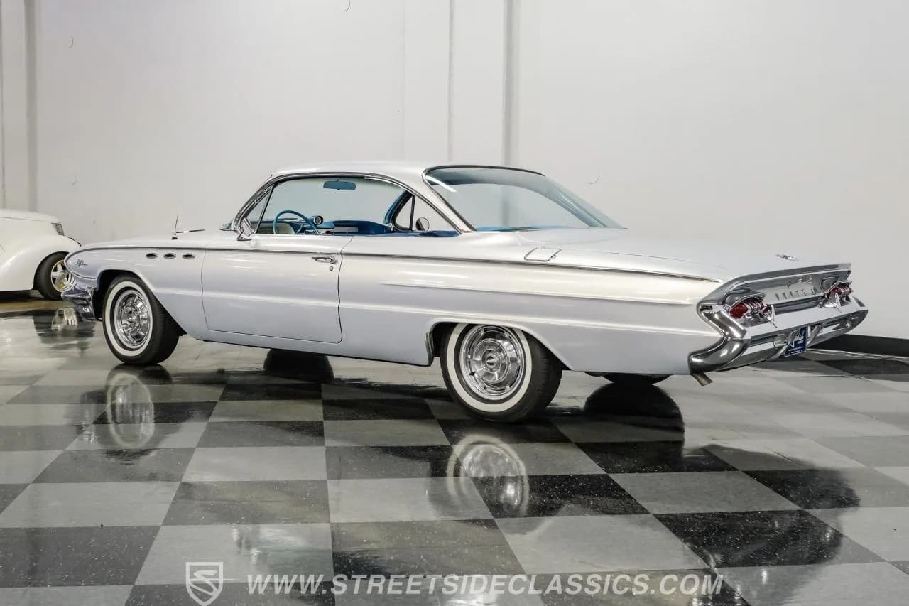 1961 Buick LeSabre - Thumbnail 8