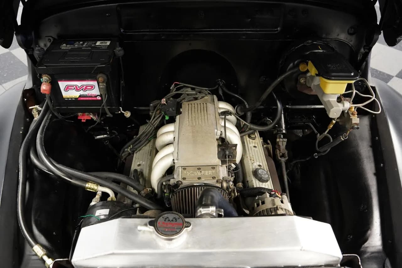 1952 Chevrolet 3100 5 Window Restomod - Thumbnail 3