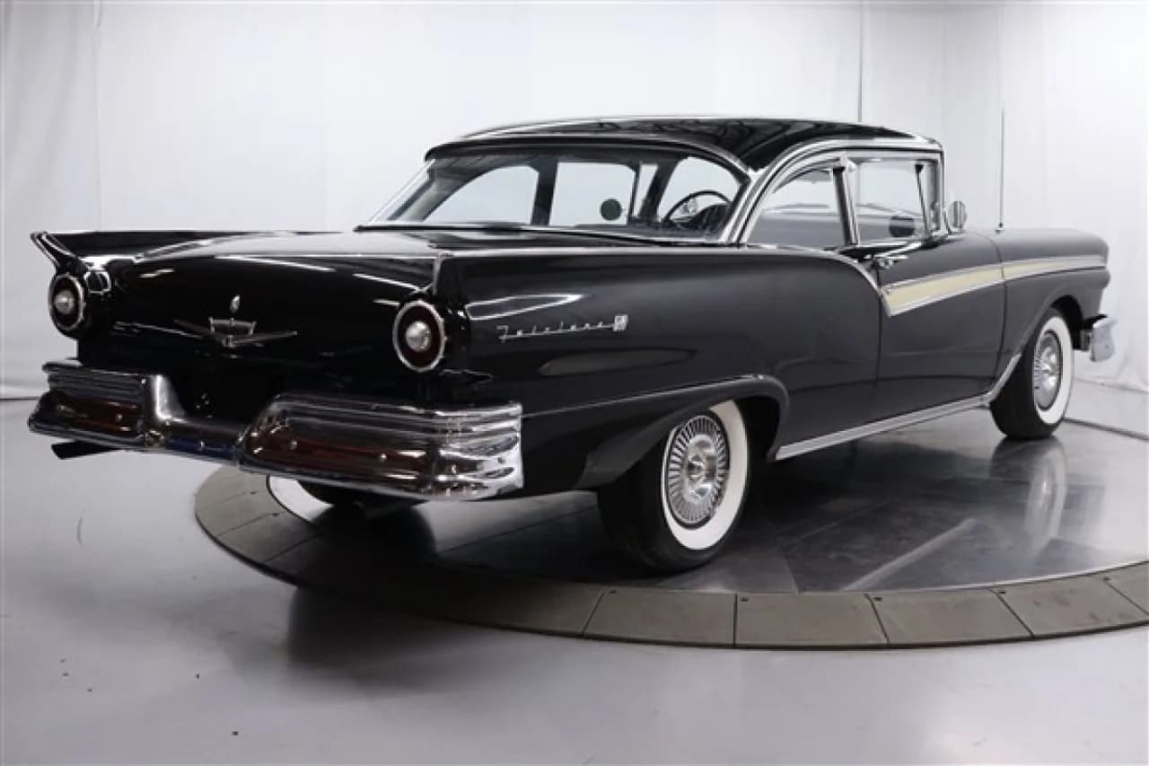 1957 Ford Fairlane - Thumbnail 7